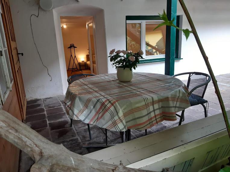 Studio In Altstadthaus Sankt Veit an der Glan Buitenkant foto